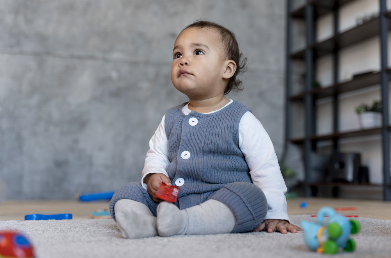 bayi belajar duduk, tahapan duduk bayi, cara melatih bayi duduk, tummy time, perkembangan bayi, Bunda, si Kecil